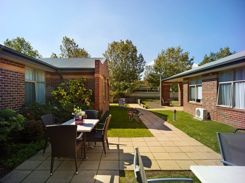 What medical care and support is provided at Glenroy Aged Care?